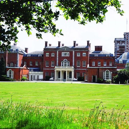 Theobalds Estate Waltham Cross Exterior foto